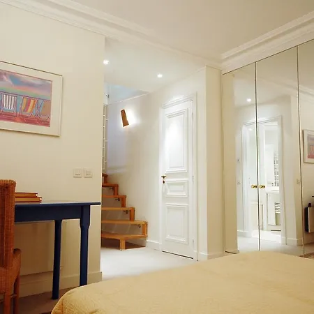 Guenegaud - 5 Adults Appartement Parijs